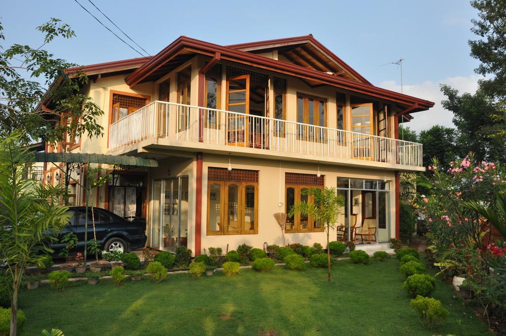 Colombo Airport Homestay Гампаха Экстерьер фото