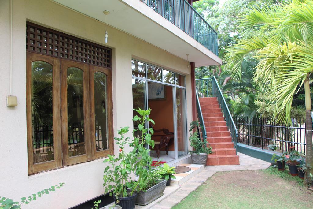 Colombo Airport Homestay Гампаха Экстерьер фото